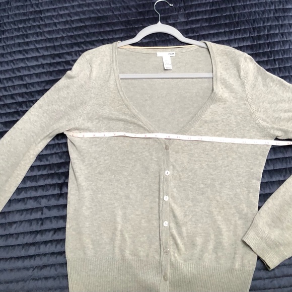 Grey H&M cardigan size large - Picture 2 of 9